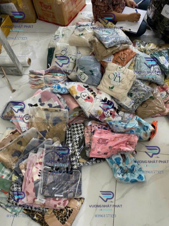 Gửi Quần Áo Đi Mỹ Giá Cạnh Tranh Tại Quận Tân Bình