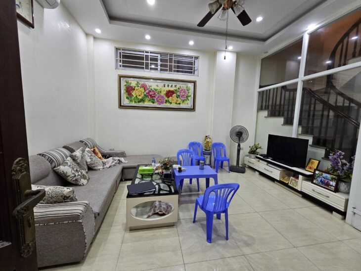 Bán nhà riêng, nguyên căn tại Kim Mã DT 72m2, mặt ngõ thẳng tắp ra ô tô, nhỉnh 13 tỷ, ~180tr/m2