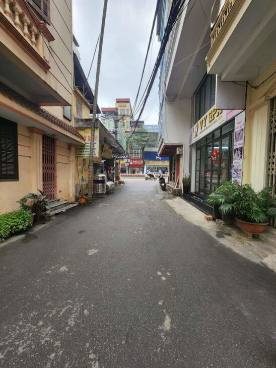 Bán nhà lô góc Lạc Long Quân, ô tô kinh doanh văn phòng, 4 tầng, 50m, 3.1m, 11.5 tỷ