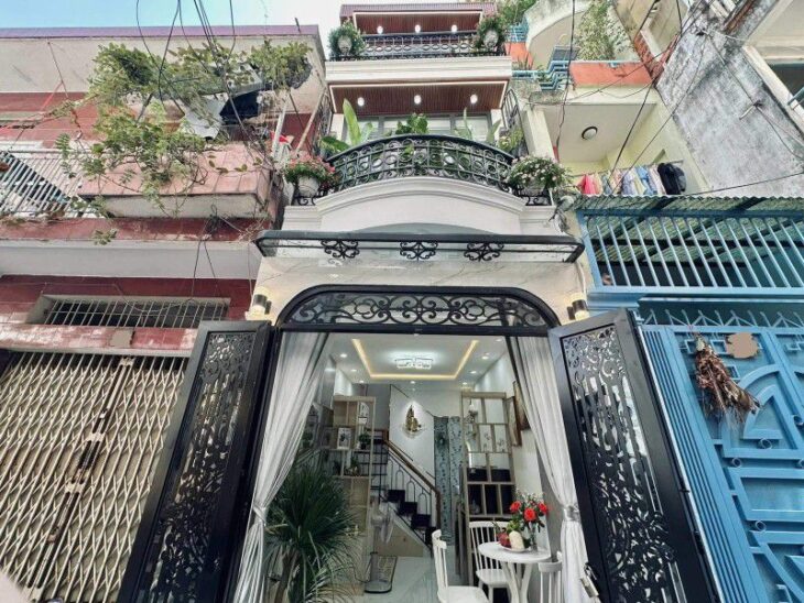 SIÊU PHẨM – NHÀ ĐẸP 3 TẦNG FULL NỘI THẤT – MẶT TIỀN P17, PHÚ NHUẬN – Ô TÔ TỚI NHÀ – 4 TỶ.