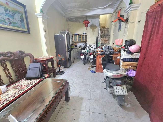 Bán nhà lô góc Lạc Long Quân, ô tô kinh doanh văn phòng, 4 tầng, 50m, 3.1m, 11.5 tỷ