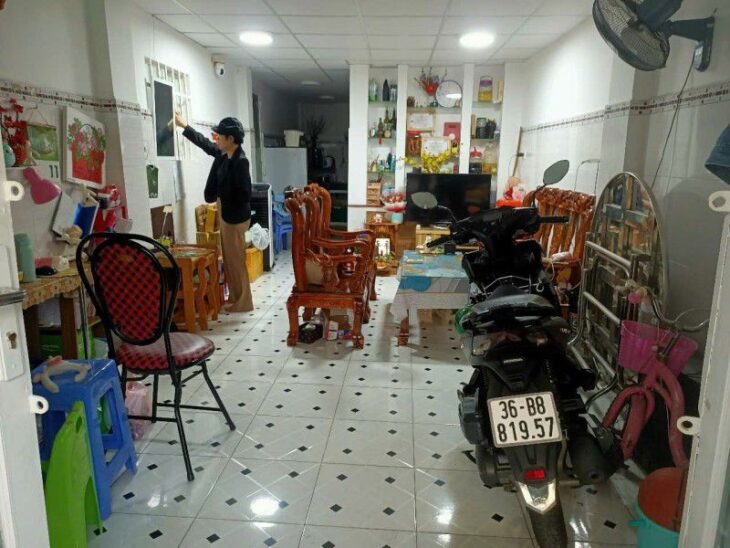 CHỈ 3 TỶ NHỈNH TÂN PHÚ – 38M2 – GẦN MẶT TIỀN – HẺM THÔNG, TRƯỚC NHÀ 5M – KD ONLINE, CHO THUÊ TỐT.