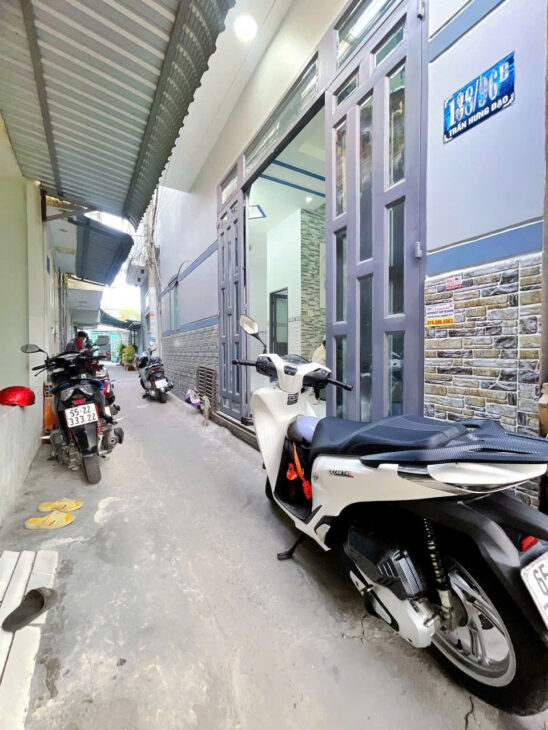 NHÀ ĐẸP – LẦU ĐÚC – NẰM GẦN – ĐHCT
