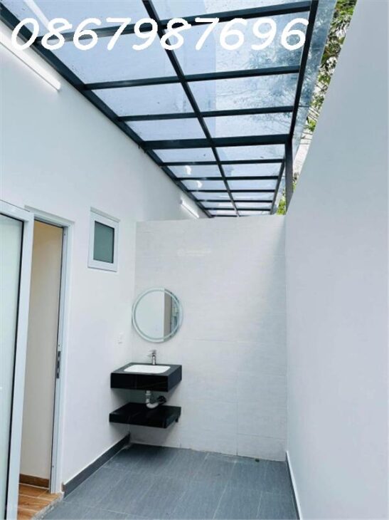 Bán 2 căn nhà đẹp 3 tầng mới xây Mt Triệu Quang Phục. Full nội thất cách biển chỉ 600m