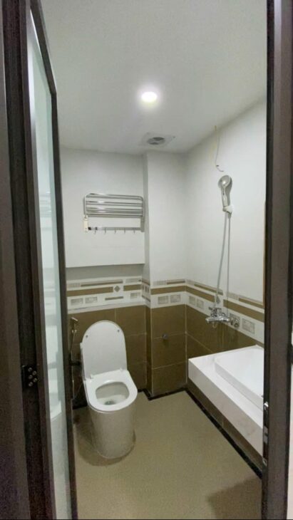 NHÀ ĐẸP PHÂN LÔ – OTO ĐỖ CON ĐỖ CỬA – CHẠY VÒNG QUANH – 50M RA ĐƯỜNG OTO TRÁNH – AN SINH TỐT – TIỀM