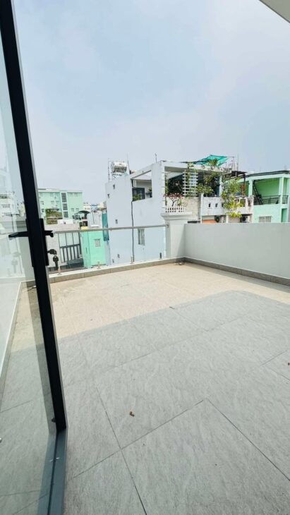 Quận 10 – ÔTÔ 7 Chỗ Chạy Thoải mái – Gần Mặt Tiền 63M2 ( 4.4 x 15) – 4 TẦNG BTCT – 4PN – Không QH –