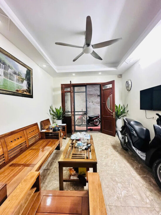 Cầu Giấy 30m2x5 tầng mt 3.5 giá chỉ 6.9 tỷ Cầu Giấy Hà Nội LH : 0989326141