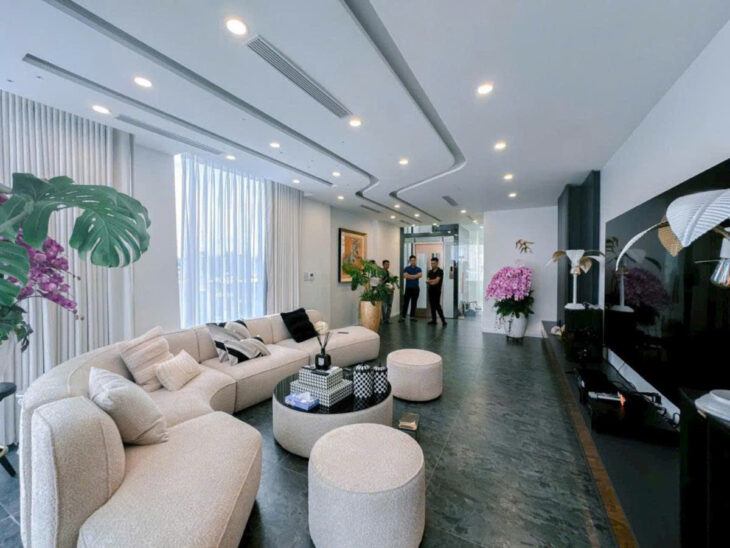 Siêu Phẩm phố Đội Cấn 55m2, 8T thang máy mặt tiền 5.5m view trọn Hồ hiếm quận Ba Đình