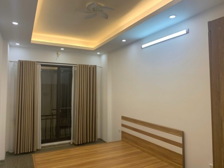 Nhà Cổ Nhuế – Gần trường C1 – Ngõ thông Thoáng – Giá rẻ 35m2x6 Tầng Chỉ 5.9 tỷ