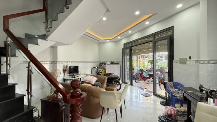 NGAY LÊ VĂN QUỚI DT: 92M2 (7 x 13,5)m HXT 6M THÔNG – 4 TẦNG – 4PN – 5WC – CHỈ NHỈNH 8 TỶ.