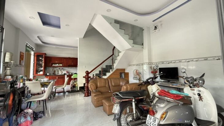 NGAY LÊ VĂN QUỚI DT: 92M2 (7 x 13,5)m HXT 6M THÔNG – 4 TẦNG – 4PN – 5WC – CHỈ NHỈNH 8 TỶ.