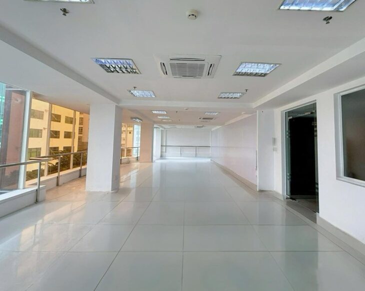 Cho thuê vp 45m2 Nguyễn Văn Trỗi có pccc thang máy bãi đậu xe oto 7tr5