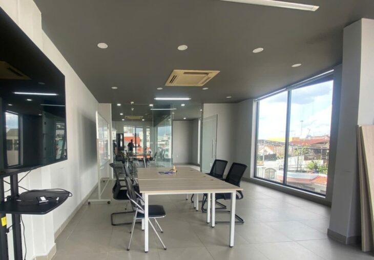 Cho thuê văn phòng khu sân bay tòa nhà có thang máy pccc giá 5tr