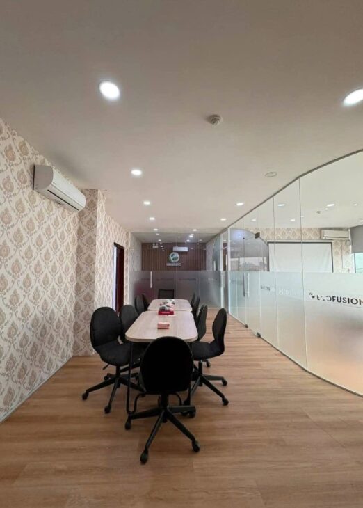 Cho thuê văn phòng tòa nhà đầy đủ tiện ích giá 5tr