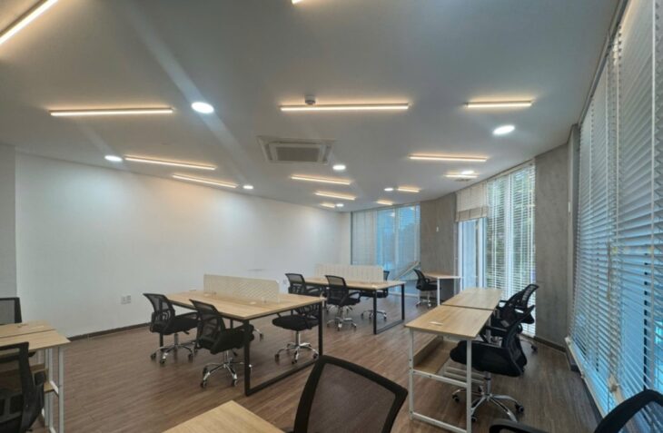 Cho thuê văn phòng khu sân bay tòa nhà có thang máy pccc hầm xe rộng