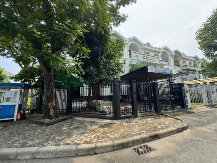 Bán biệt thự Mỹ Phú 3, Phú Mỹ Hưng căn góc đường lớn, Giá rẻ nhất thị trường. Chốt 65 tỷ
