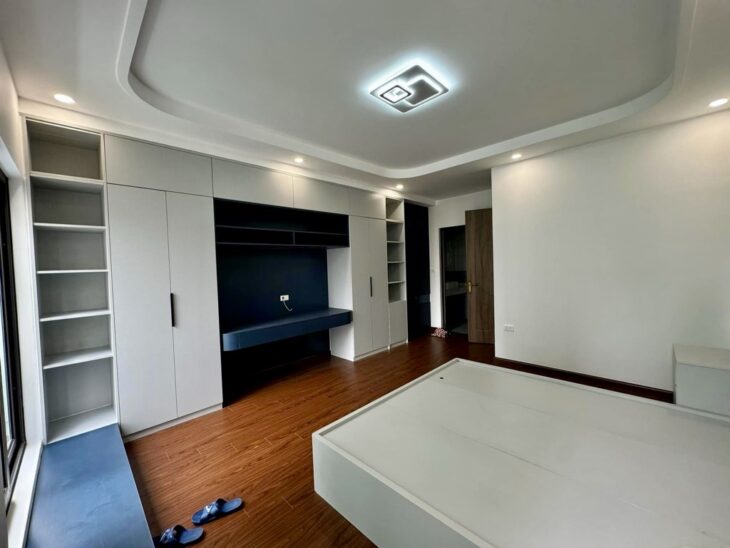 Bán nhà 5 tầng đẹp phường Thạch Bàn gần chợ, trường học, trung tâm thương mại 47m giá 7,05 tỷ.