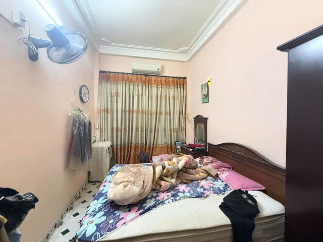 BÁN NHÀ RIÊNG PHỐ CHÍNH KINH – THANH XUÂN 40 M2, 5 TẦNG,MẶT TIỀN 4M, 6 TỶ.