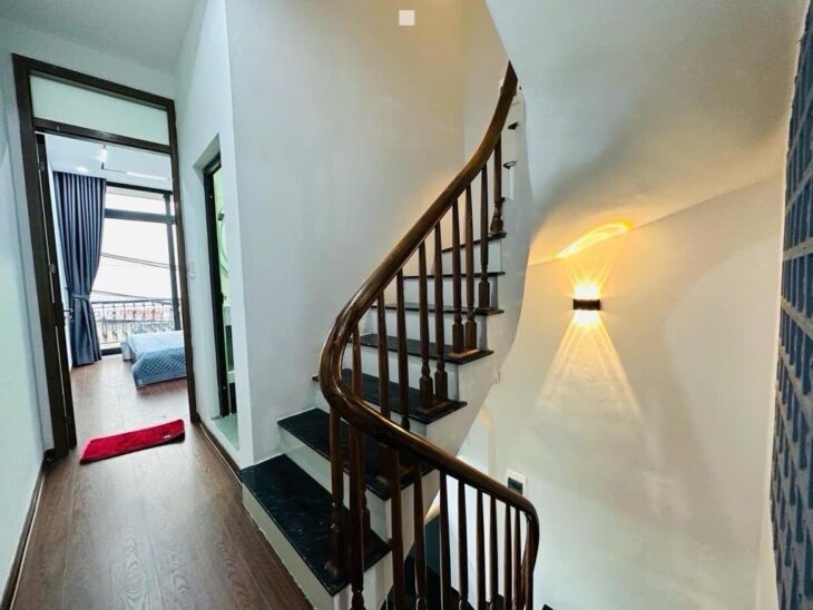 Bán Nhà Nguyễn Trãi 37m² 5 Tầng – Vị Trí Đẹp – Gần Phố – Full Nội Thất Xịn Sò – Chỉ 5.85 Tỷ