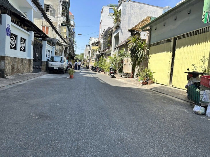 Bán nhà quận 10, đường Đồng Nai, 40m2, 6 tầng, hẻm xe tải, 12 tỷ