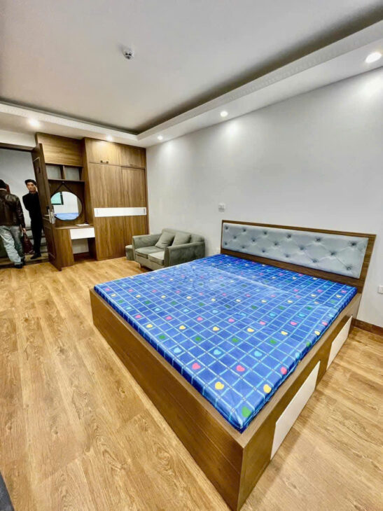 Cầu Giấy 100m2, 7 tầng, mt 7.6 giá chỉ 37 tỷ Cầu Giấy Hà Nội :0941833688