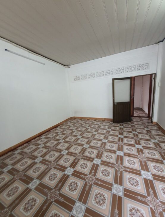 BÁN NHÀ ĐƯỜNG VĂN CAO, 36M2. 2 TẦNG, XE HƠI ĐẬU CỔNG NGAY TTTM AEON TÂN PHÚ. PHÙ HỢP GIA ĐÌNH NHỎ