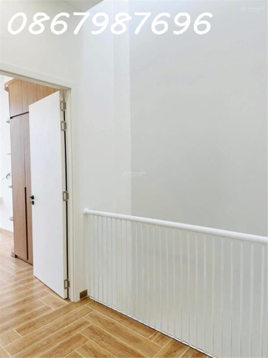 Bán 2 căn nhà đẹp 3 tầng mới xây Mt Triệu Quang Phục. Full nội thất cách biển chỉ 600m