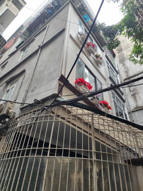 Bán gấp nhà lô góc ngõ 262 Nguyễn Trãi, Thanh Xuân: DT 52m2 , 4 tầng, MT 4,2m. Giá 8,3 tỷ.