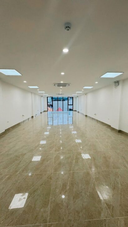 BÁN TÒA NHÀ MẶT PHỐ HOÀNG VĂN THÁI – VỈA HÈ – THANG MÁY – 120M2 – 8 TẦNG – THÔNG SÀN CHỈ 75 TỈ