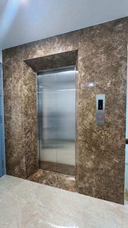 BÁN TÒA NHÀ MẶT PHỐ HOÀNG VĂN THÁI – VỈA HÈ – THANG MÁY – 120M2 – 8 TẦNG – THÔNG SÀN CHỈ 75 TỈ