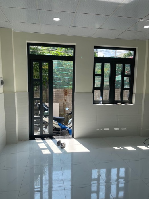 BÁN GẤP NHÀ 2 TẦNG – HẺM XE HƠI – SÁT QUỐC LỘ 13 – GIÁ CHỈ 4.05 TỶ!