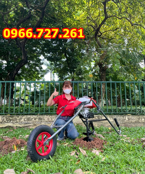 Máy khoan đất khoan lỗ trồng cây có khung xe đẩy Mitsubishi TB43