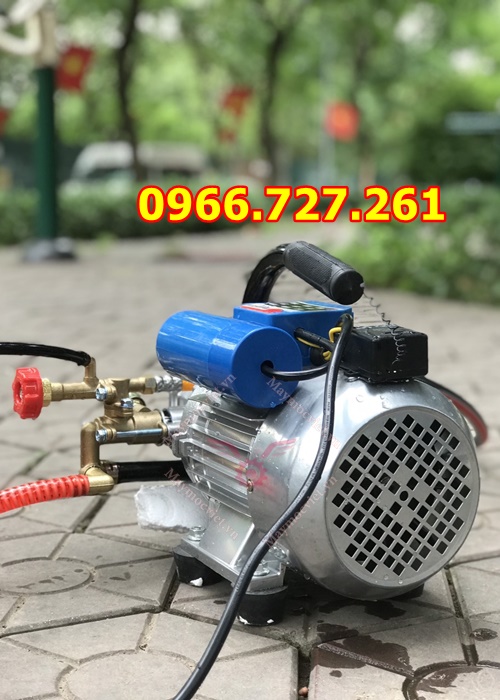 Máy phun thuốc chạy điện điều khiển từ xa Turbo