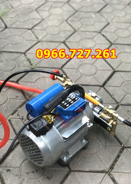 Máy phun thuốc chạy điện điều khiển từ xa Turbo