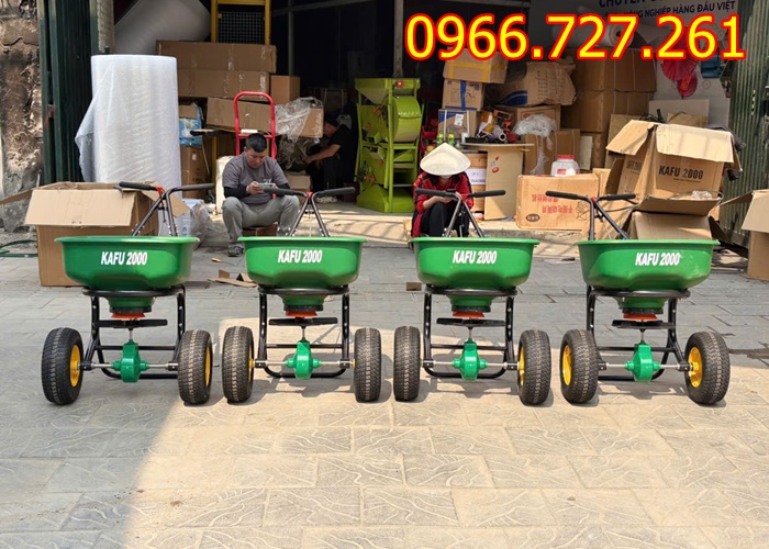 Máy rải phân bón đẩy tay Turbo KF2000