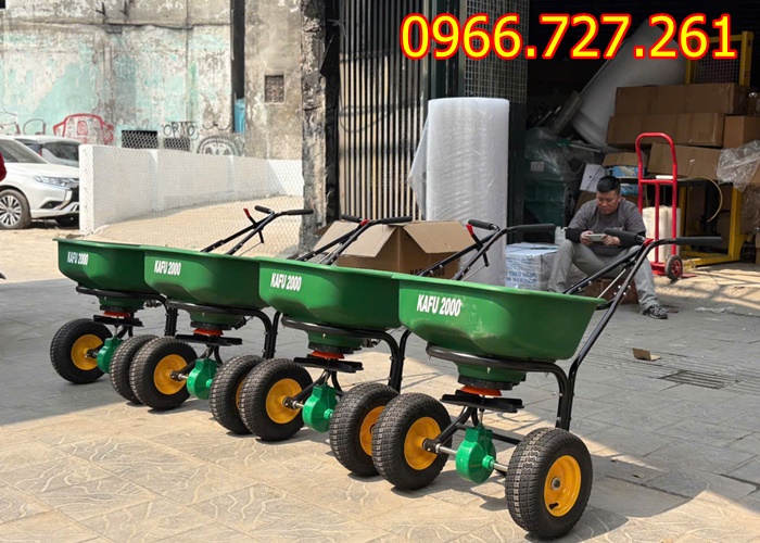 Máy rải phân bón đẩy tay Turbo KF2000