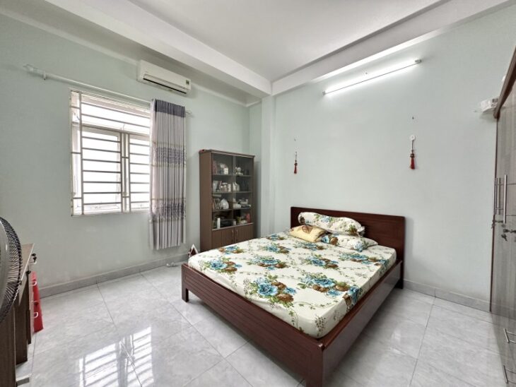 Bán Nhà Nơ Trang Long (4×16), 3 Tầng, Ô tô đỗ cửa ngày đêm Chỉ 9 Tỉ