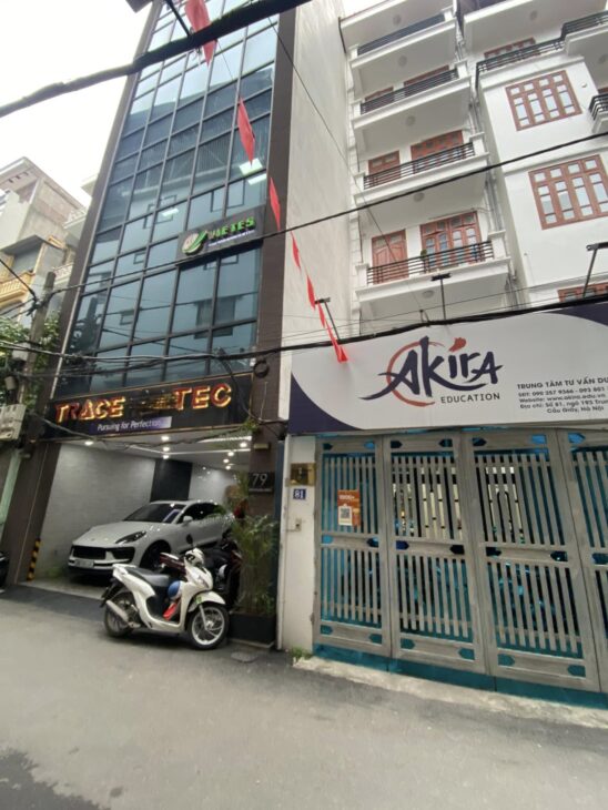 BÁN NHÀ TRUNG KÍNH CẦU GIẤY PHÂN LÔ Ô TÔ ĐỖ CỬA 2 MẶT NGÕ 6 TẦNG 105M 28,5 TỶ