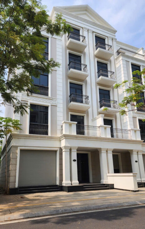 Bán gấp nhà phố 1 trệt 4 lầu áp mái tiếp giáp bến du thuyền Vinhomes Grand Park