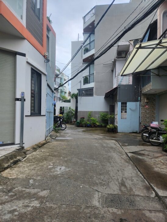 BÁN NHÀ VỊ TRÍ ĐẸP, 2 TẦNG, XE HƠI CHẠY NGAY TÂN QUÝ, TÂN QUÝ, TÂN PHÚ