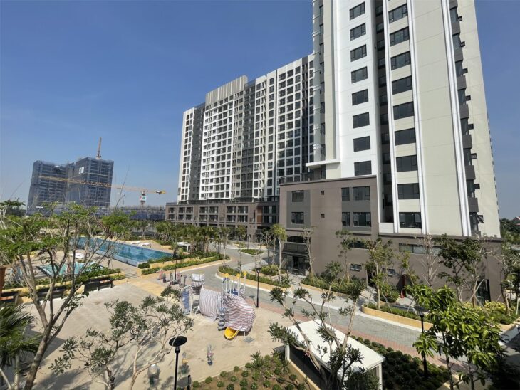 ????NHÀ 2 MT NGAY CỔNG KHU PICITY TX13 TIỆN KINH DOANH 6.2 tỷ