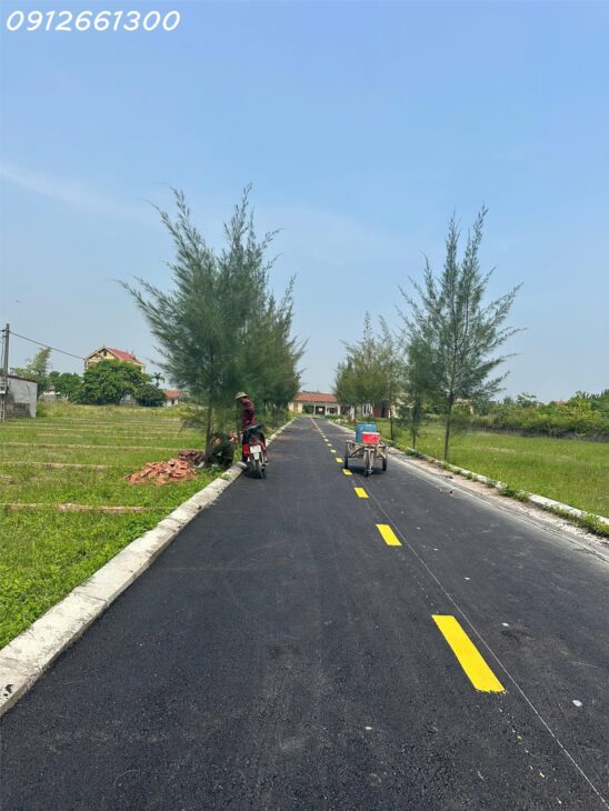 Cần bán mảnh đất biển 100m2 sổ đỏ full thổ tại Quất Lâm- Giao Thủy- Nam Định