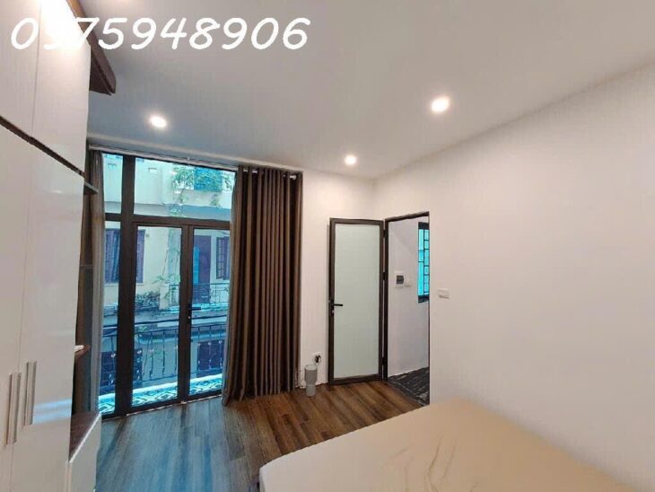 QUỐC TỦ GIÁM 27M, 4 TẦNG, 3 NGỦ, NHÀ KIÊN CÔ CHẮC CHẮN, KHU VỰC DÂN CƯ PHÁT TRIỂN, ĐIỂM TIẾP GIÁP