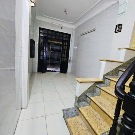 BA ĐÌNH- HIẾM- HƠN 3 TỶ- NHÀ DÂN XÂY- MẶT NGÕ THOÁNG- SÁT HỒ TÂY- GẦN PHỐ- GẦN Ô TÔ TRÁNH Nghĩa