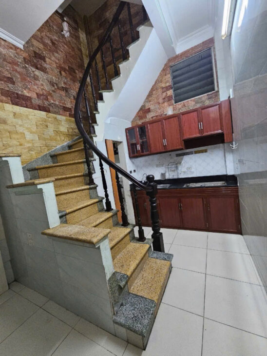 BA ĐÌNH- HIẾM- HƠN 3 TỶ- NHÀ DÂN XÂY- MẶT NGÕ THOÁNG- SÁT HỒ TÂY- GẦN PHỐ- GẦN Ô TÔ TRÁNH Nghĩa