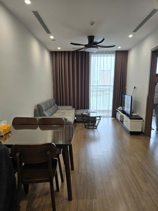 Căn hộ 2 ngủ 2 WC view hồ điều hòa giá rẻ nhất lúc này tại Vinhomes Skylake Phạm Hùng