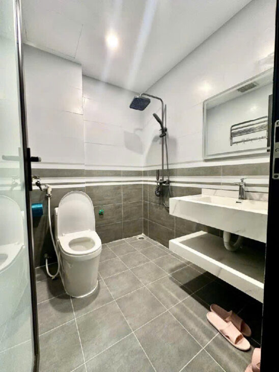 Đỉnh chóp! Nhà đẹp QUAN NHÂN, 5 tầng, gần ô tô, full nội thất xịn, chủ cực thiện chí, chỉ 5.7 tỷ!