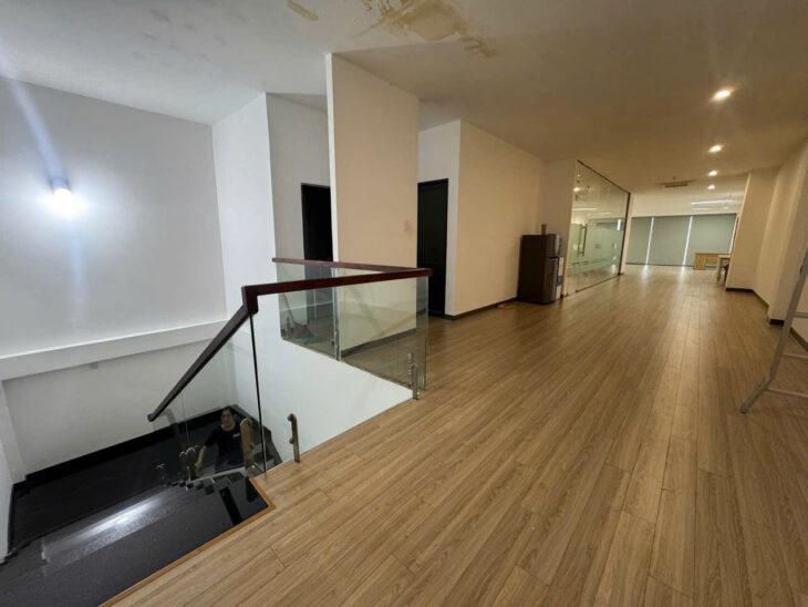 Cho thuê nhà 85-87-87B Đề Thám, phường Cầu Ông Lãnh, Quận 1. Giá 130 Triệu