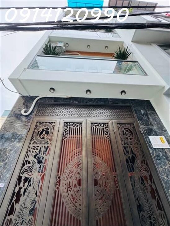 Bán nhà phố Lĩnh Nam. DT: 55m2x6T. MT: 4m, 9PN thang máy, full nội thất, cách ô tô 15m. Giá 10.5tỷ