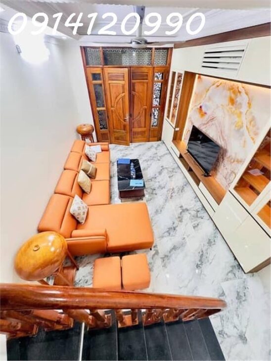 Bán nhà phố Lĩnh Nam. DT: 55m2x6T. MT: 4m, 9PN thang máy, full nội thất, cách ô tô 15m. Giá 10.5tỷ